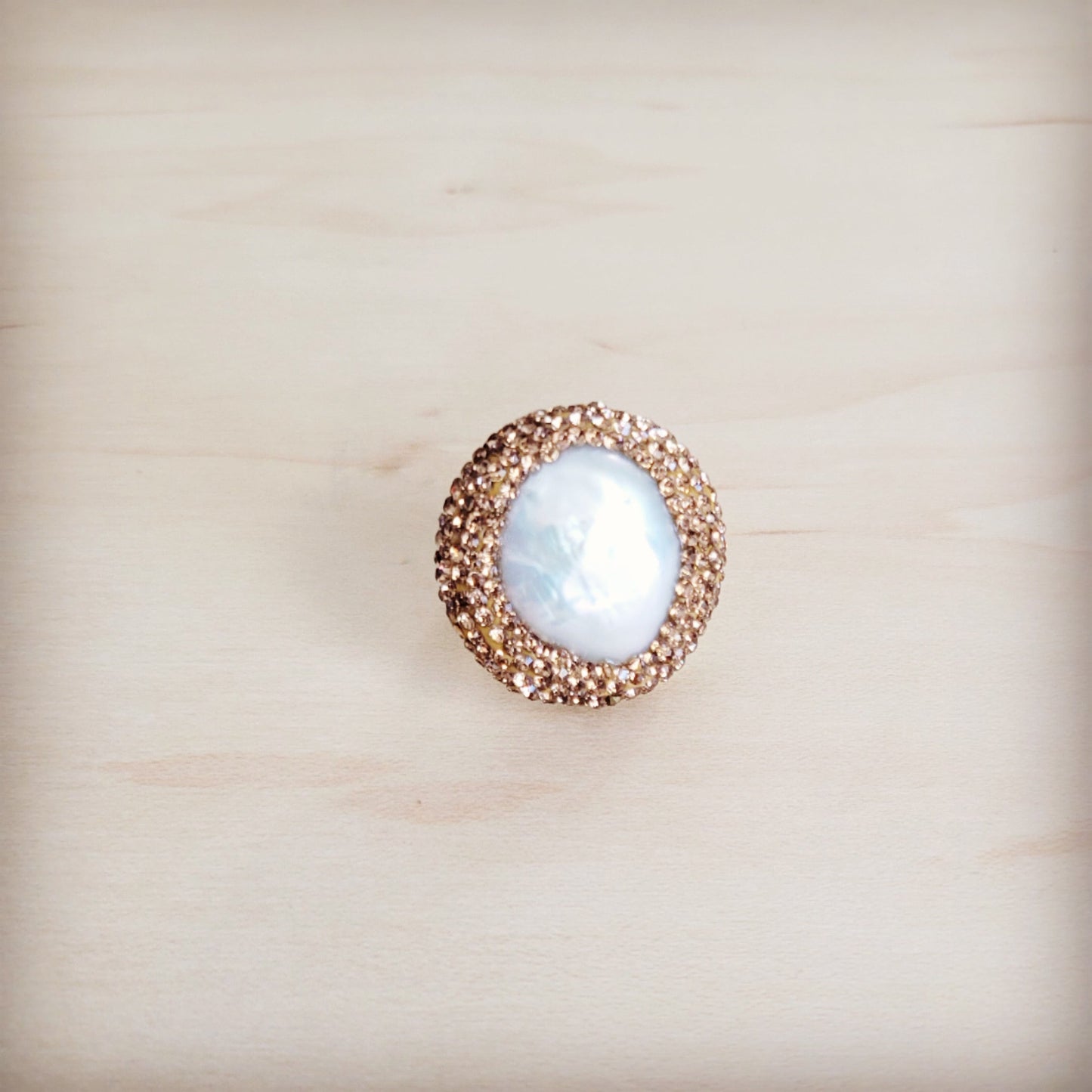 **Gilded Aurora Pearl Ring 012kk