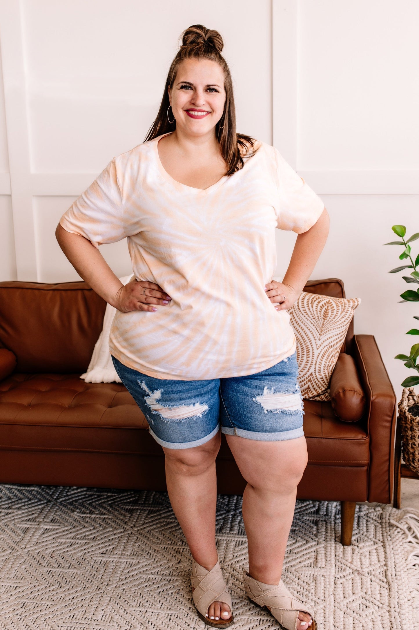 Spin Me Round Spiral V Neck Tee in Orange Cream