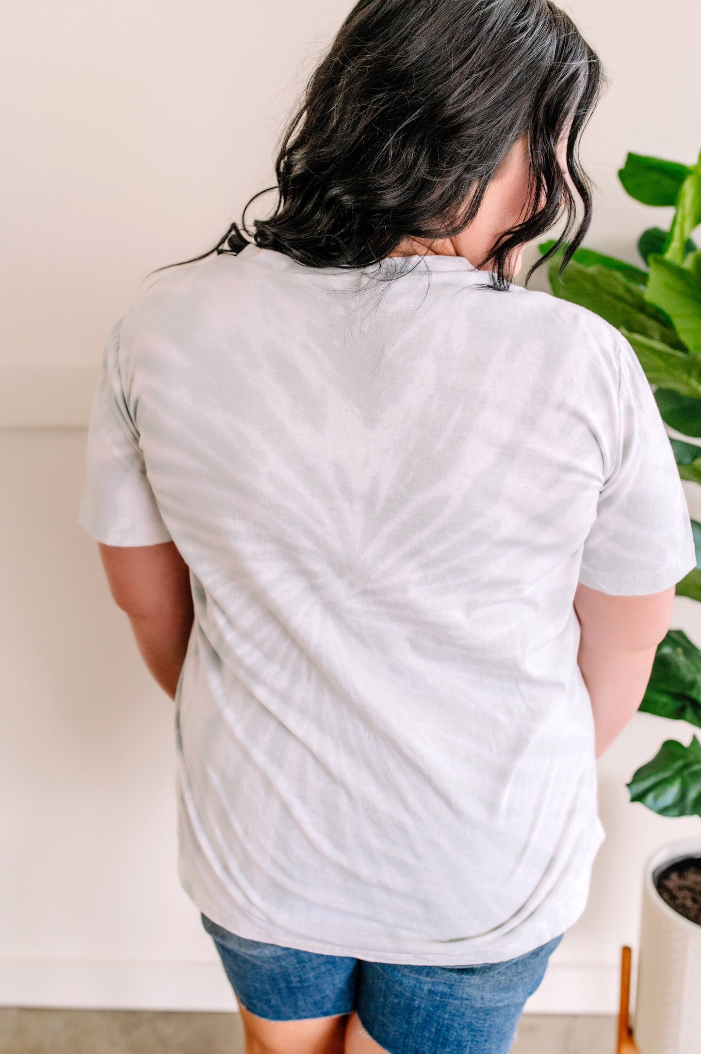 Subtle Tie Dye V Neck Tee In Mint