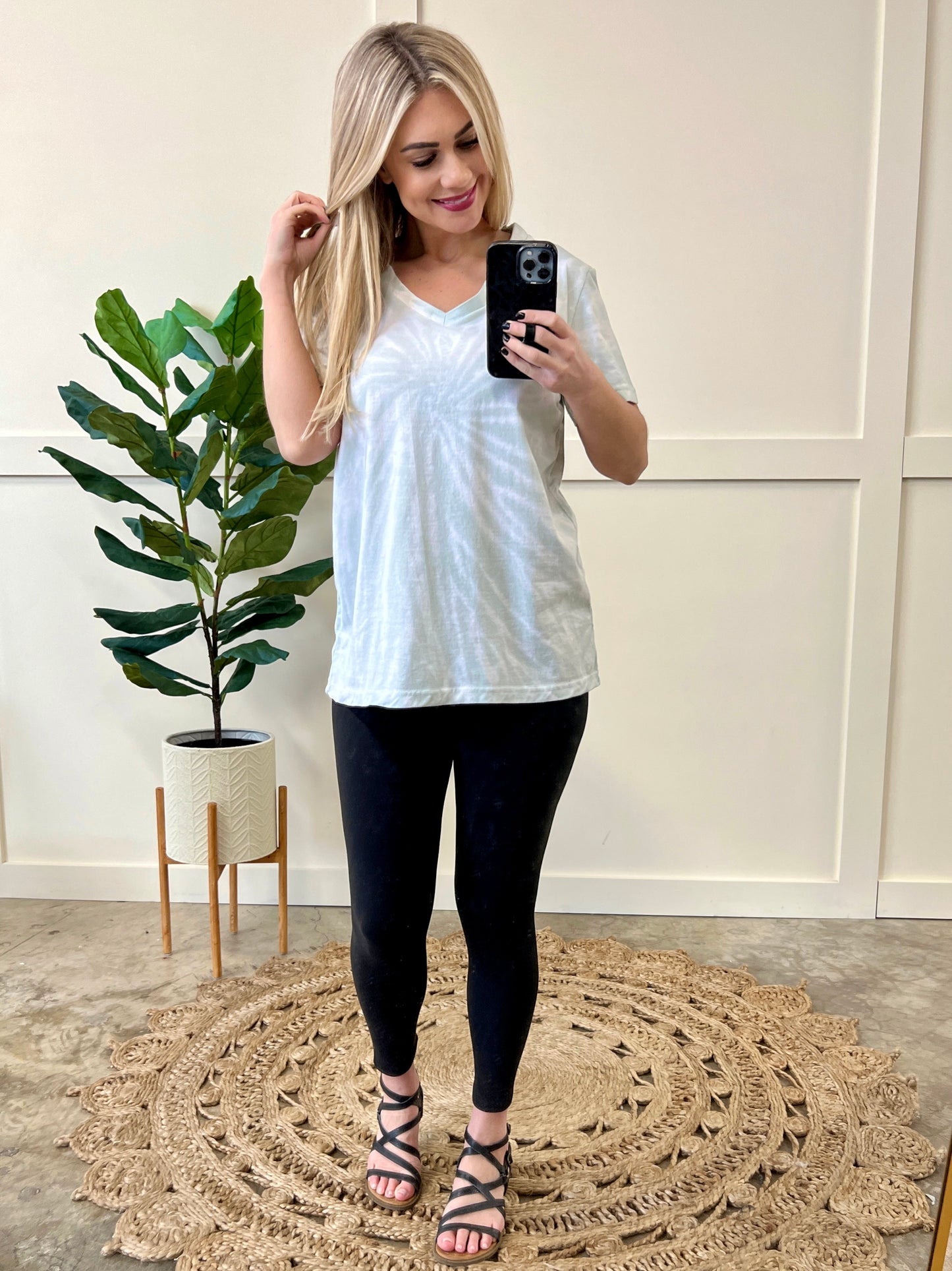 Subtle Tie Dye V Neck Tee In Mint