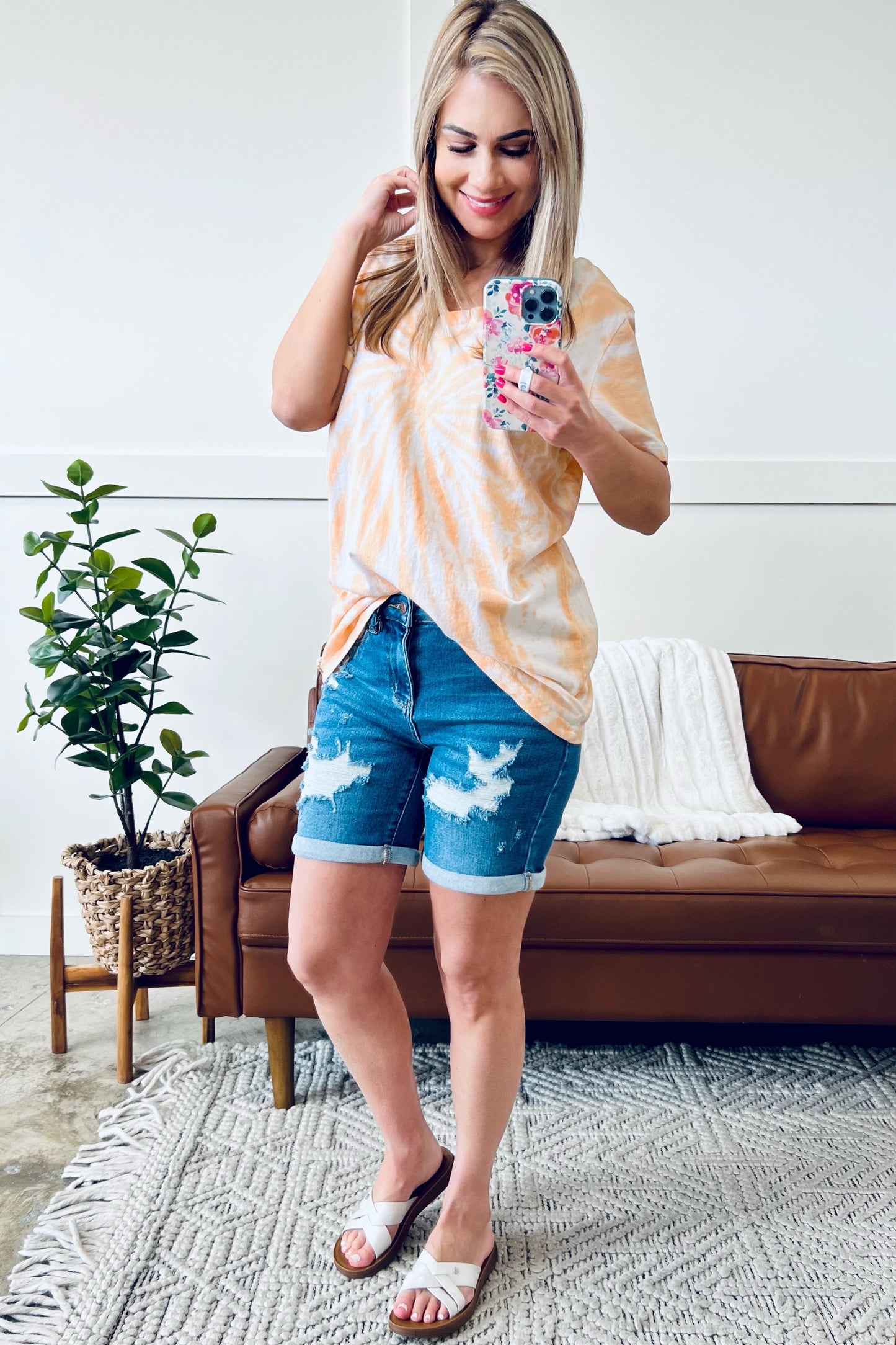 Spin Me Round Spiral V Neck Tee in Orange Cream
