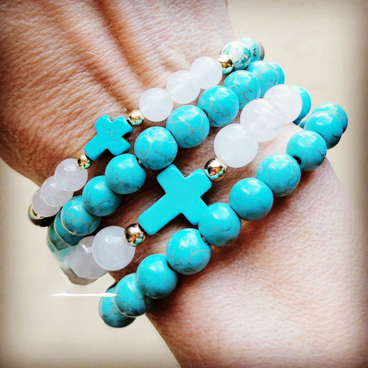 **Natural Jade and Howlite Beaded Stretch Breacelet 806w