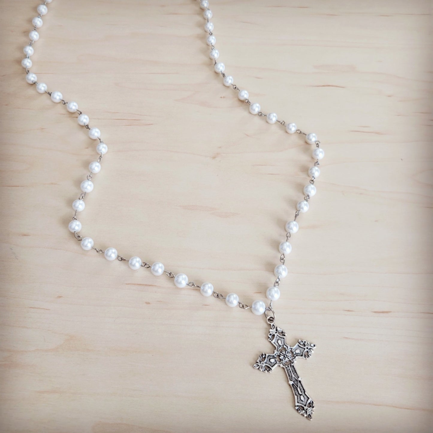 **Pearl Long Beaded Necklace with Antique Silver Cross 262p