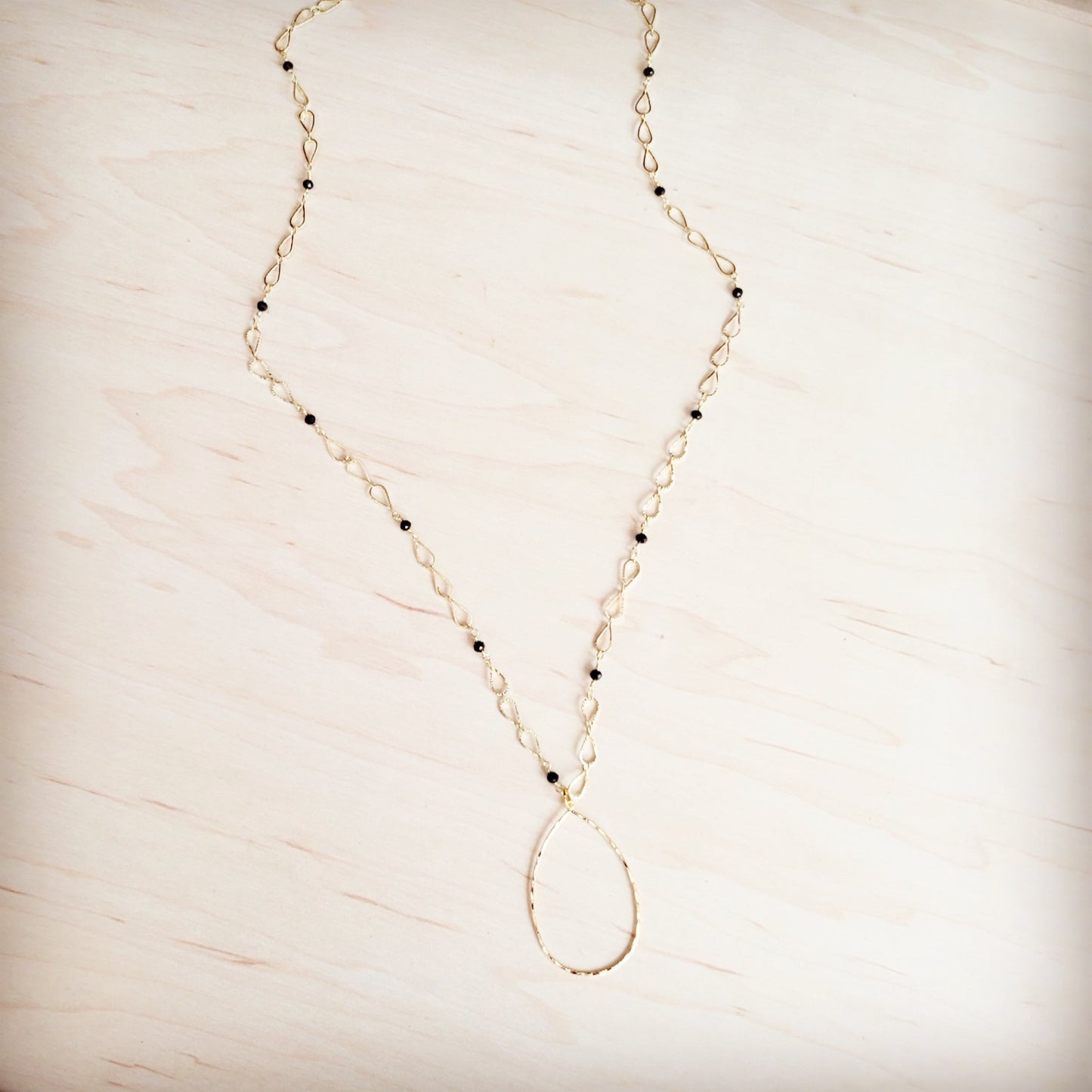Black Faceted Beads on Gold Chain Necklace w/ Pendant 257kr