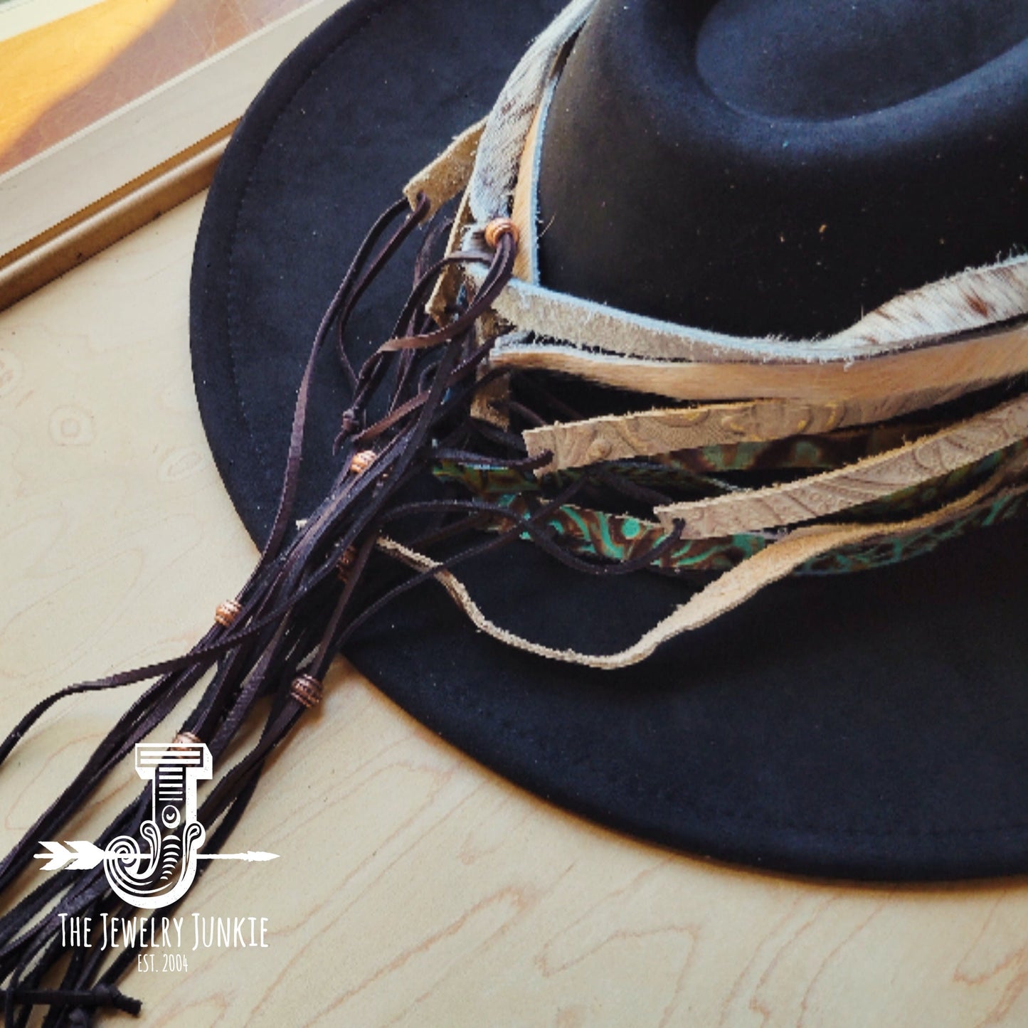 **White Chateau Embossed Leather Hat Band Only 950t