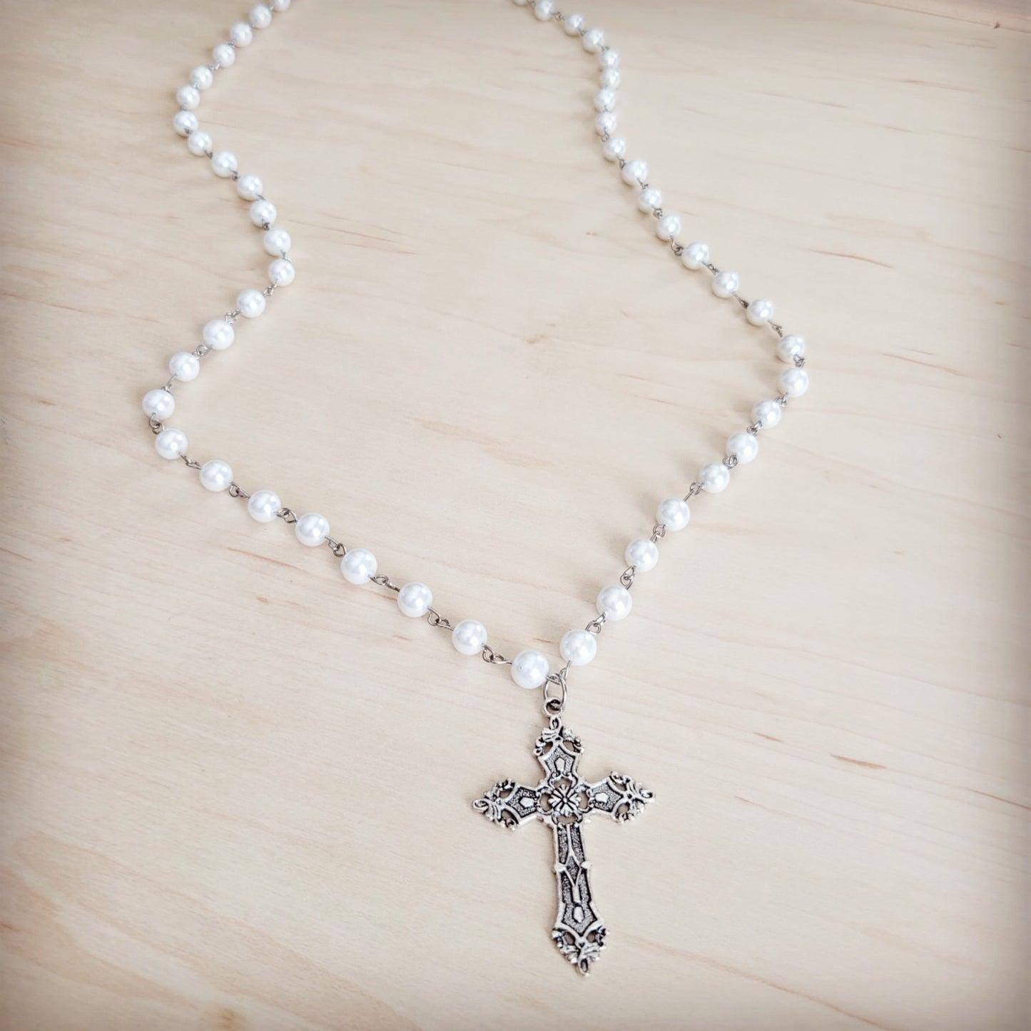 **Pearl Long Beaded Necklace with Antique Silver Cross 262p