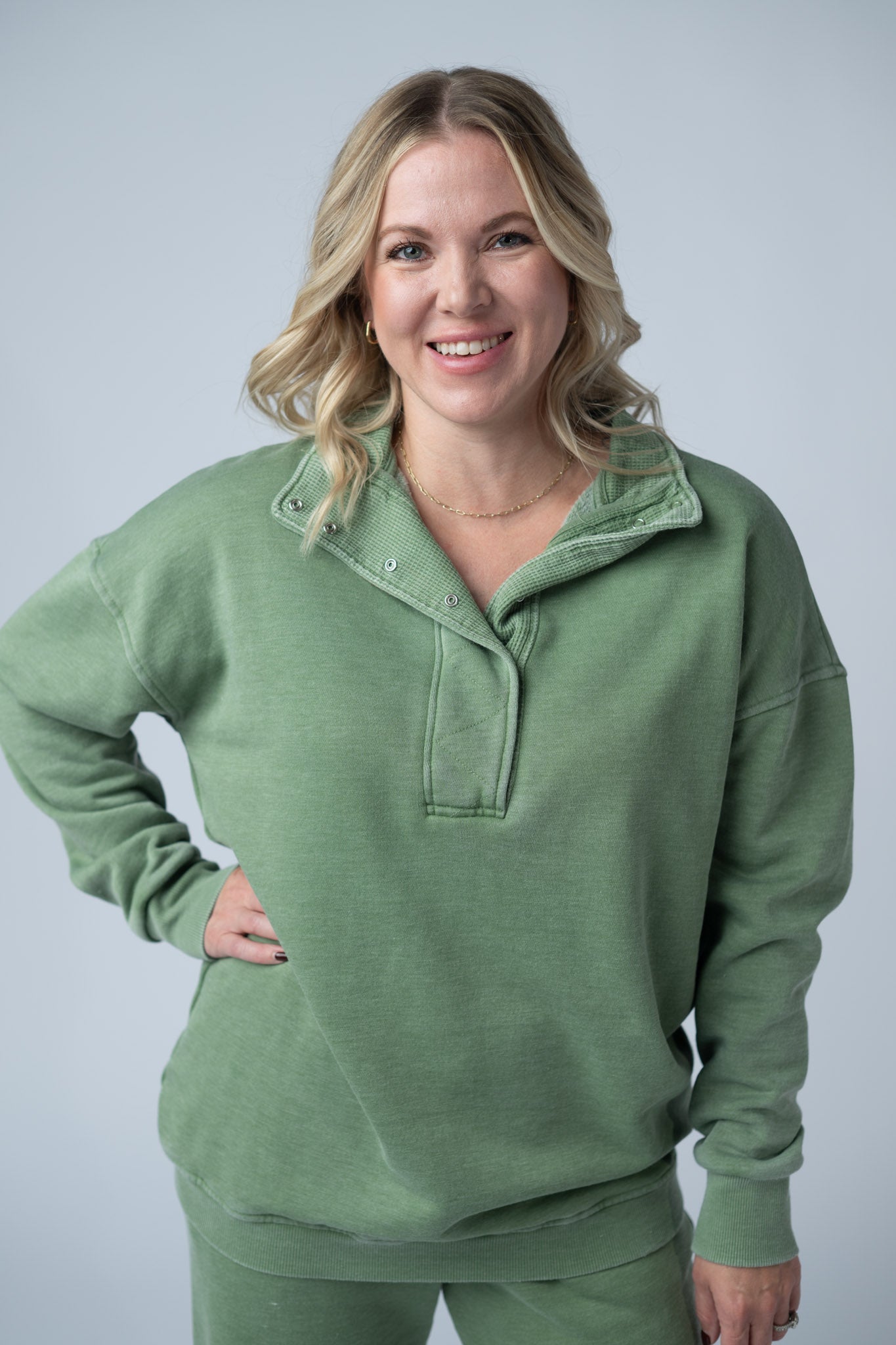 IN STOCK Jesse Vintage Wash Snap Pullover - Olive FINAL SALE