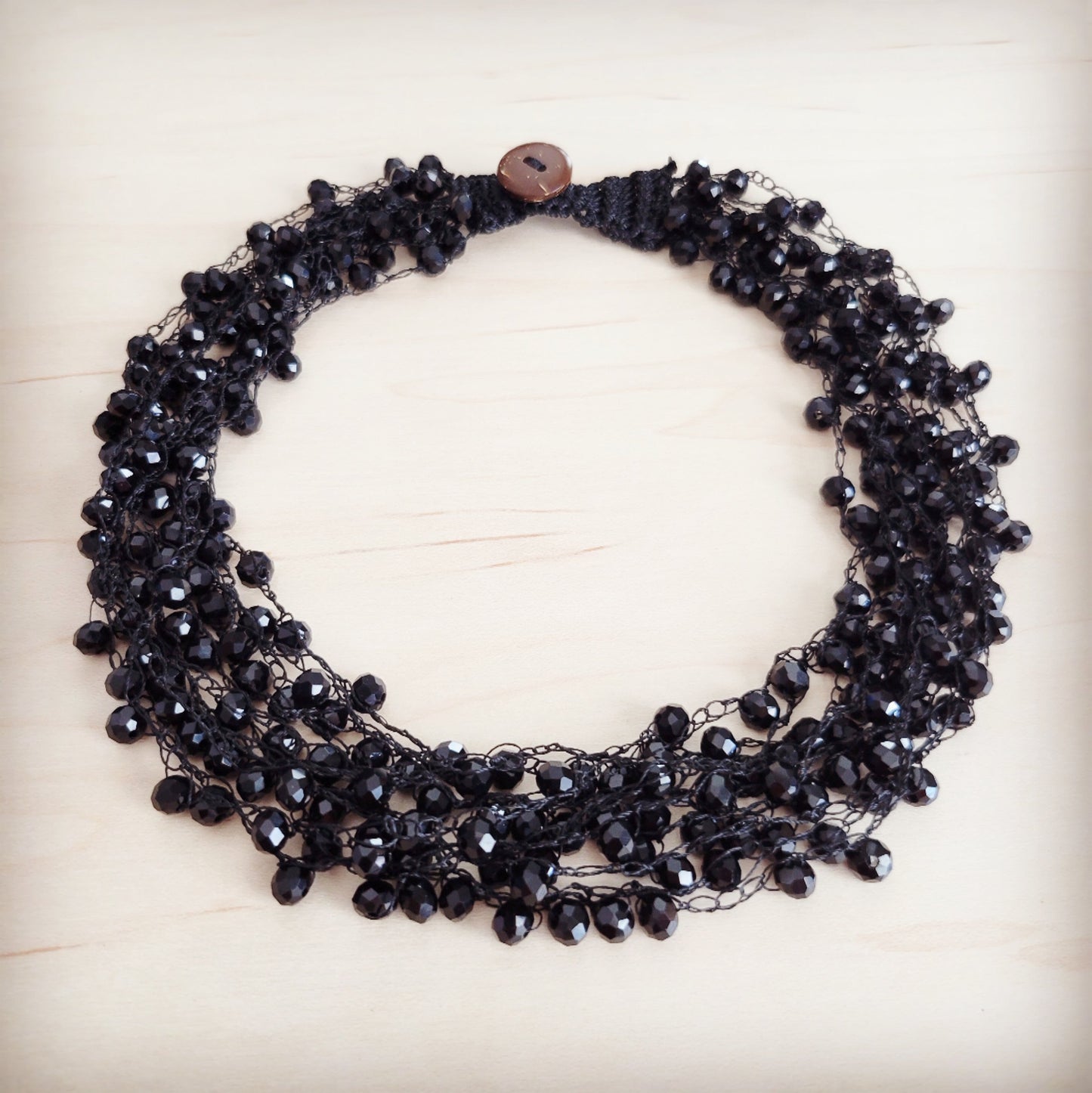 **Noir Cluster Statement Choker 257mf