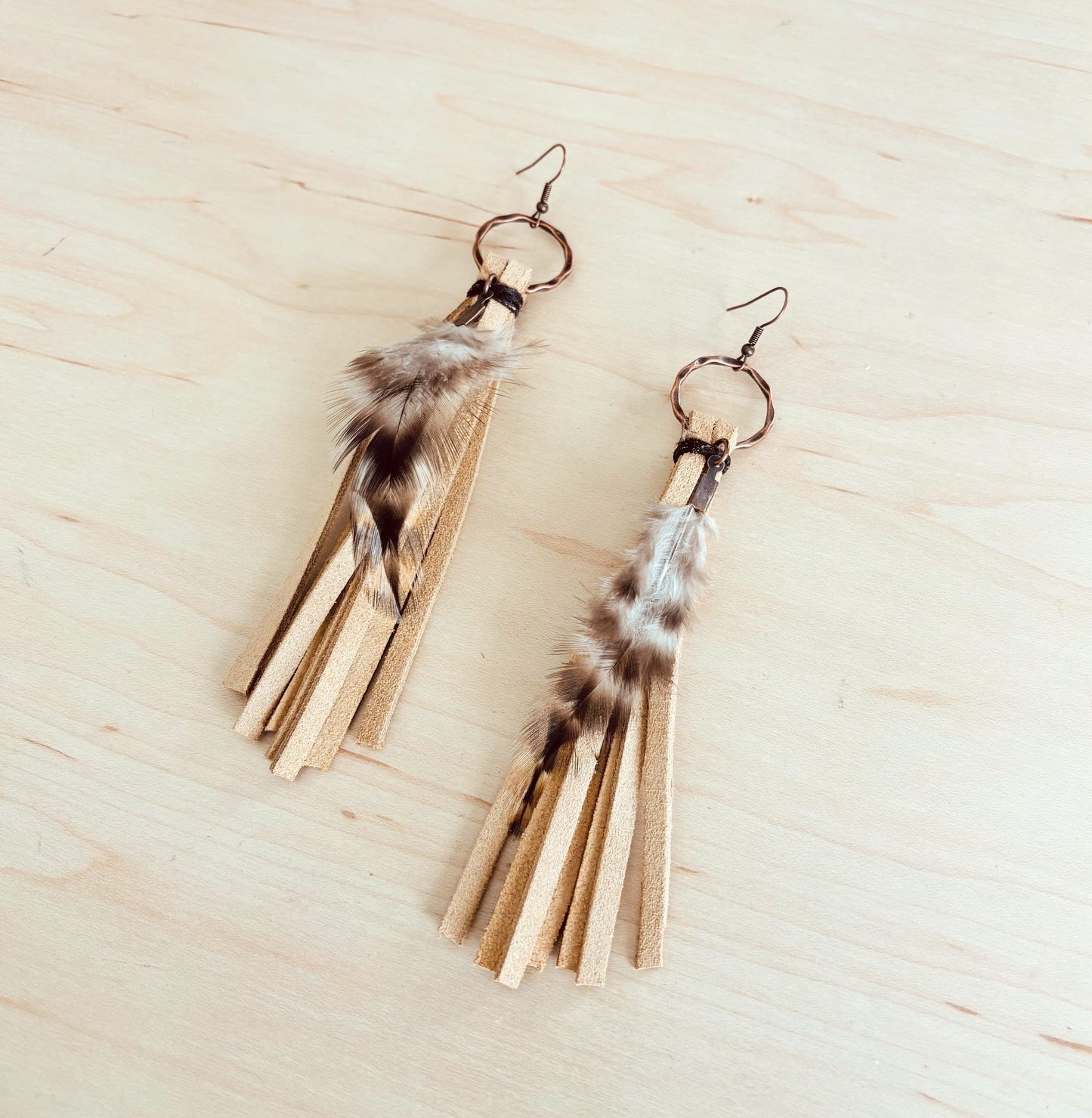 Boho Bone Deer Skin Leather Tassel Earring-Black & White Feather 217d