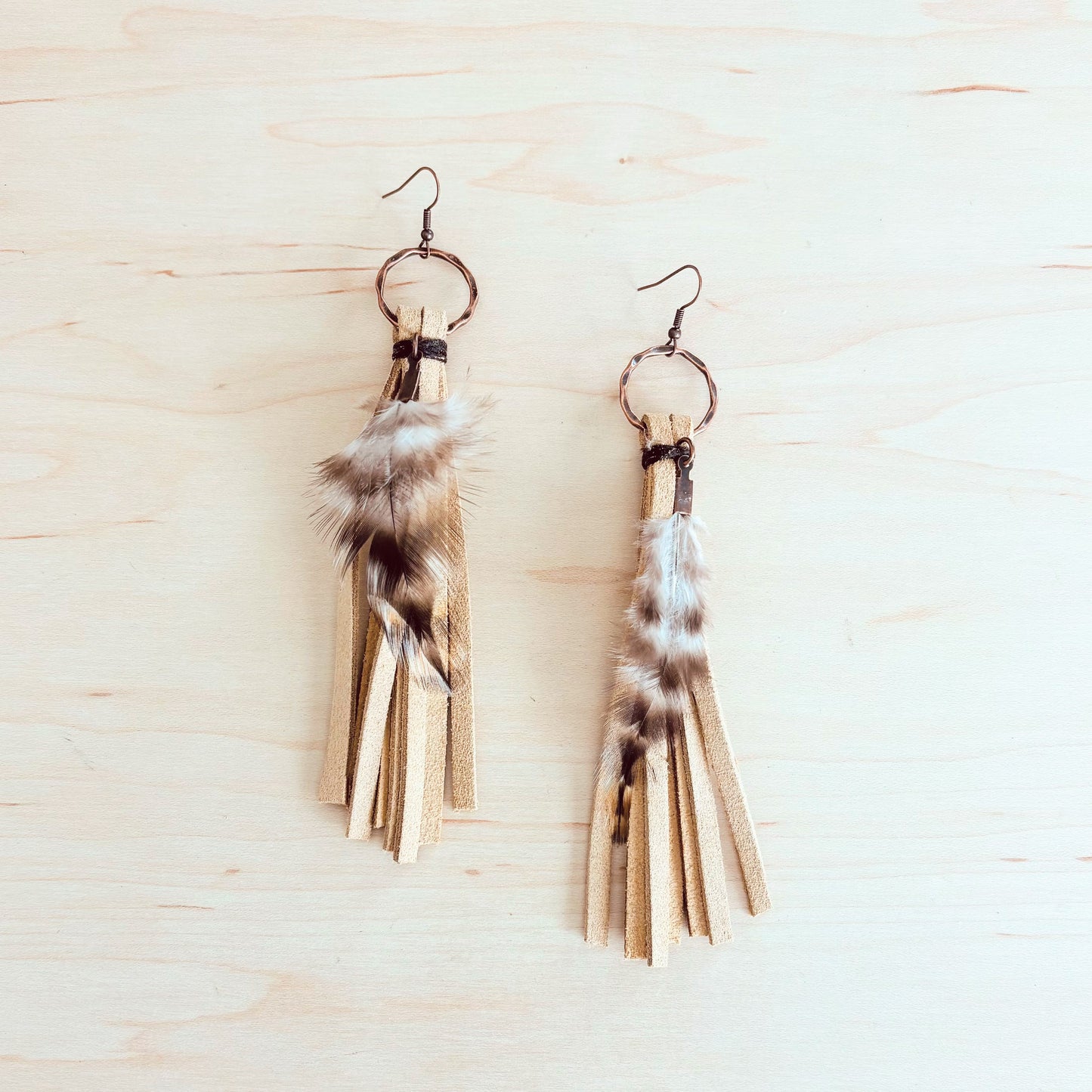 Boho Bone Deer Skin Leather Tassel Earring-Black & White Feather 217d
