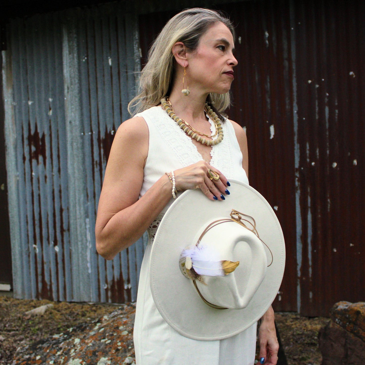 **Golden Shell Collar Necklace 257lo