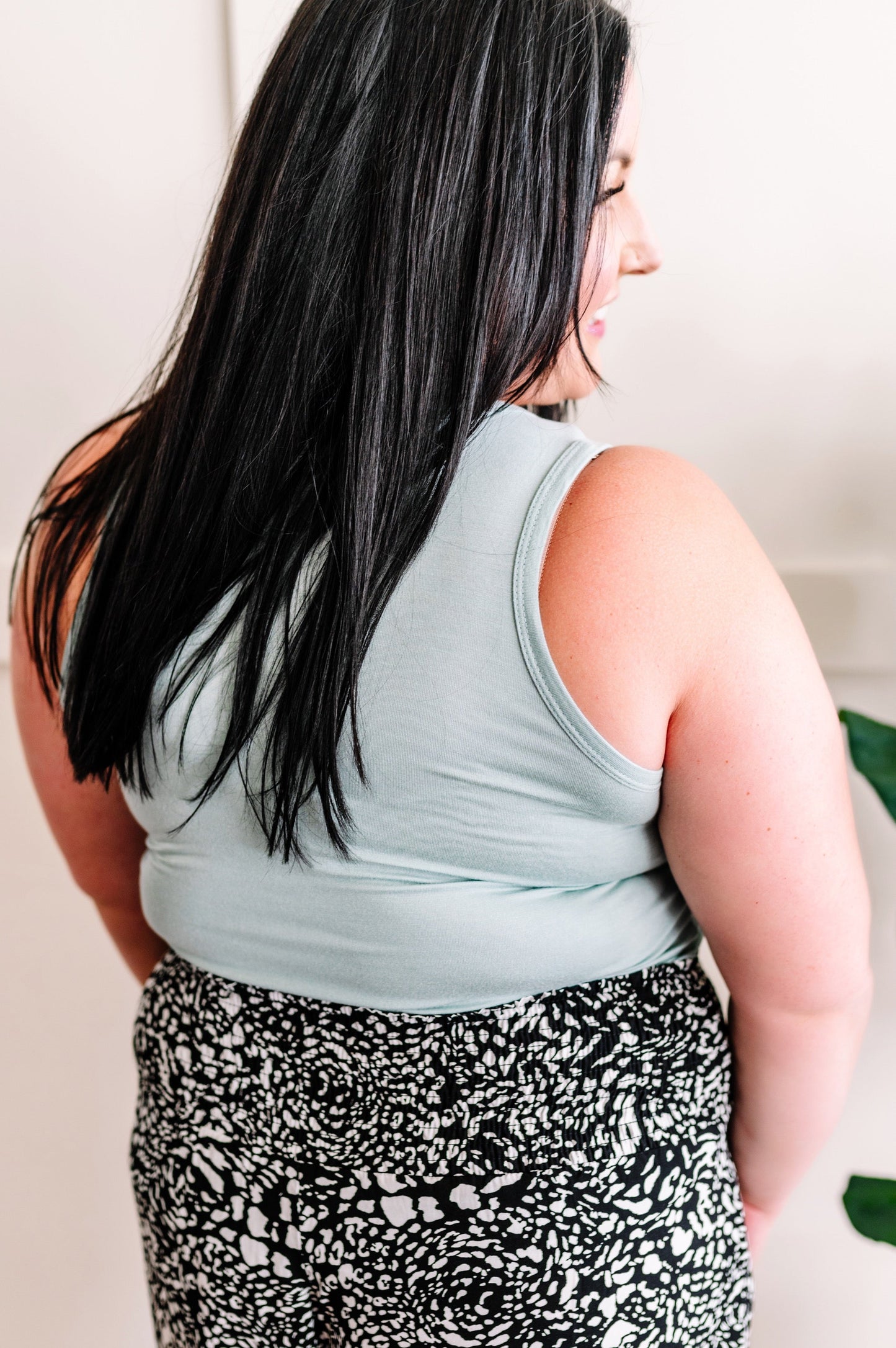 Sleeveless Scoop Neck Top In Aqua Mist