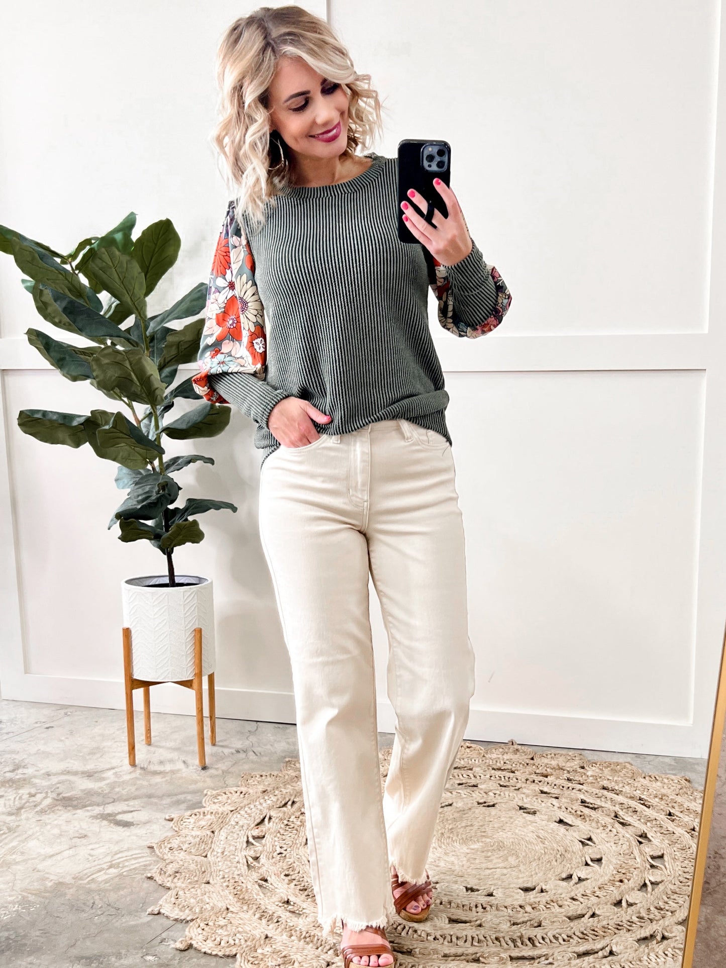 Straight Fit Destroyed Hem Judy Blue Jeans In Natural Beige